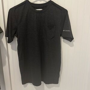 Columbia boys grey shirt size L